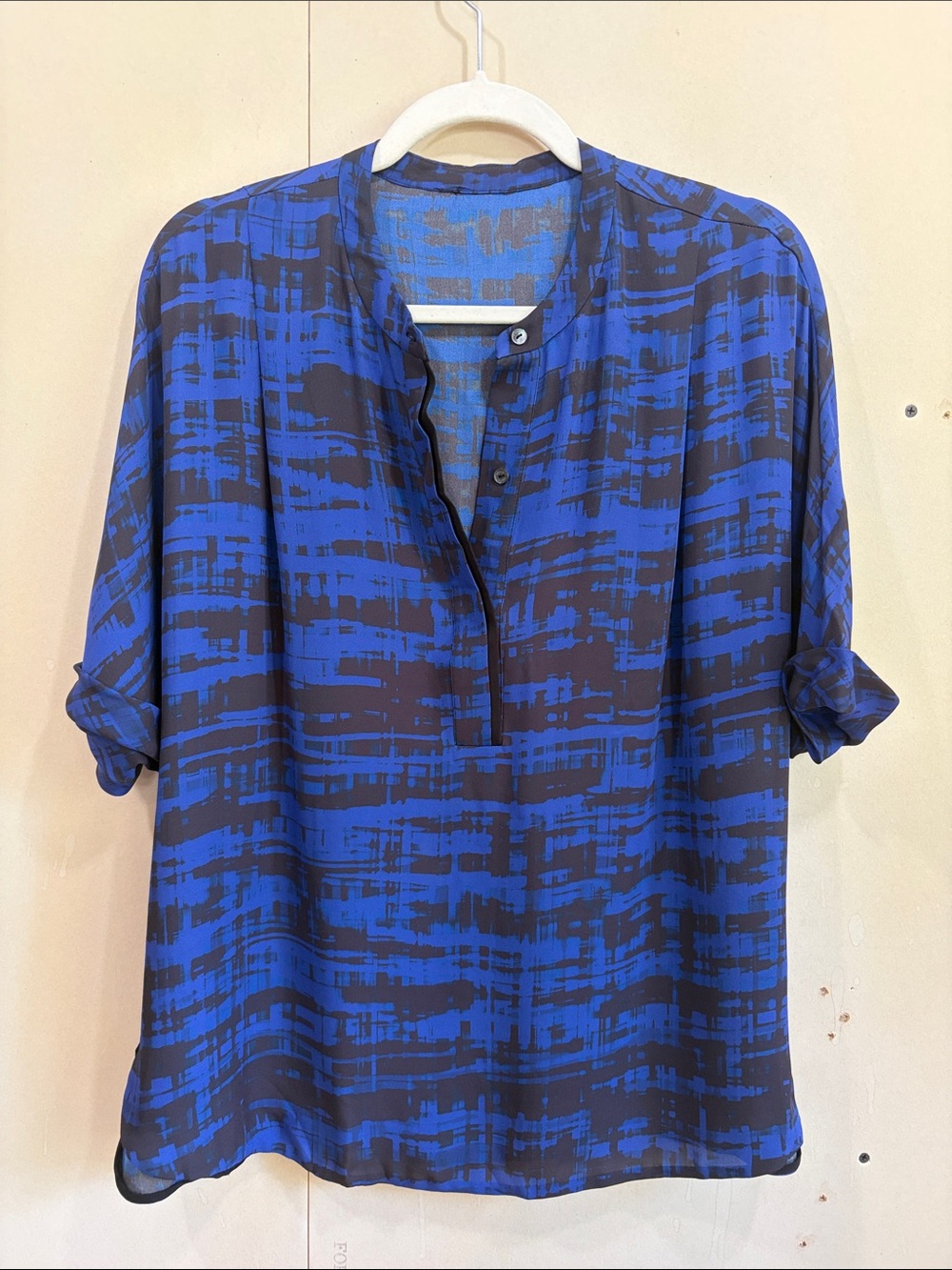 Vince Silk Blue and Black Button Up Short Sleeve Blouse Size S